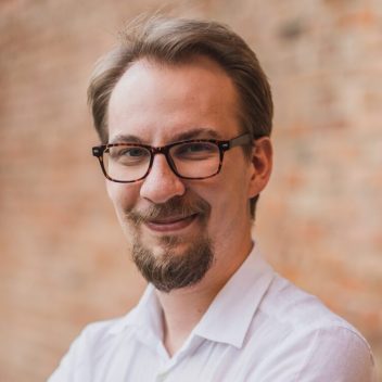 dr Kamil Janowicz